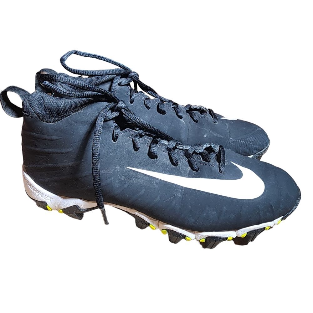 NIKE NIKEFB Alpha Black & White Boys Football Cleats Size 6Y